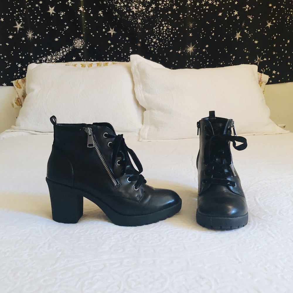 NO LONGER SELLING! poshmark won’t let me delete